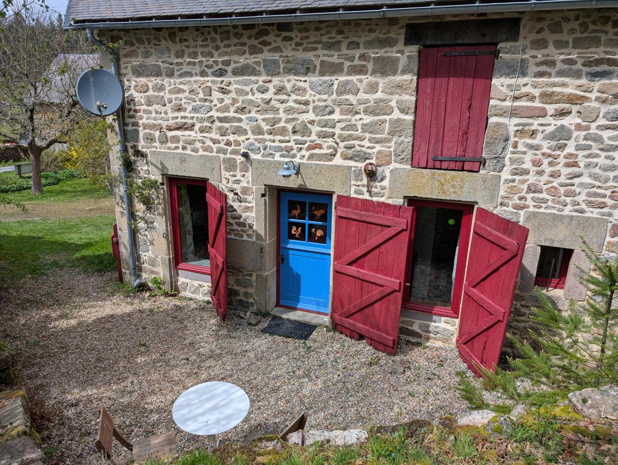 Gite Rustique Au Coeur De La Nature Soubrebost Exterior photo